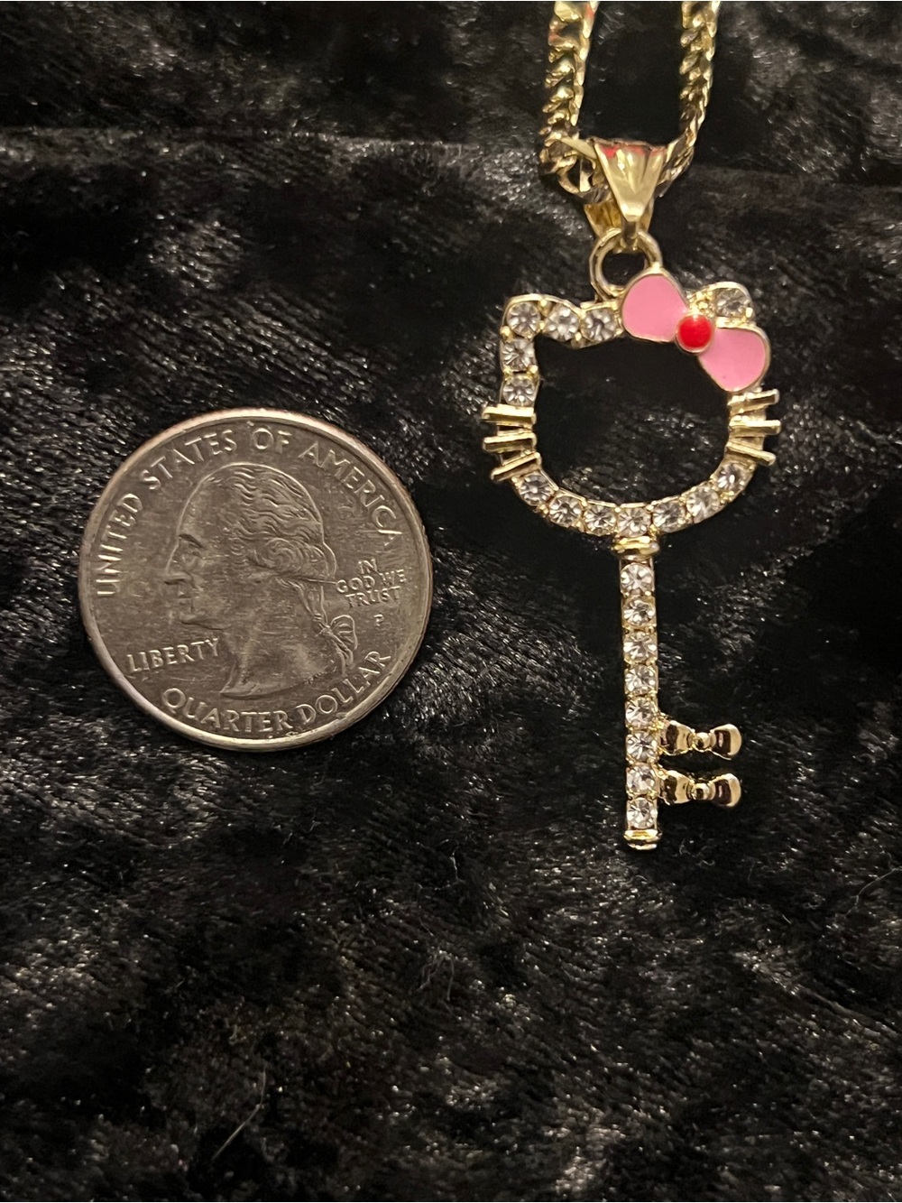 Hello Kitty Key Pendant - Picture 3 of 3